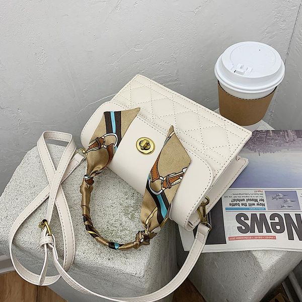 

fall/winter special-interest design bag women's 2020 new fashion diamond quilted handbag all-matching ins shoulder messenger bag