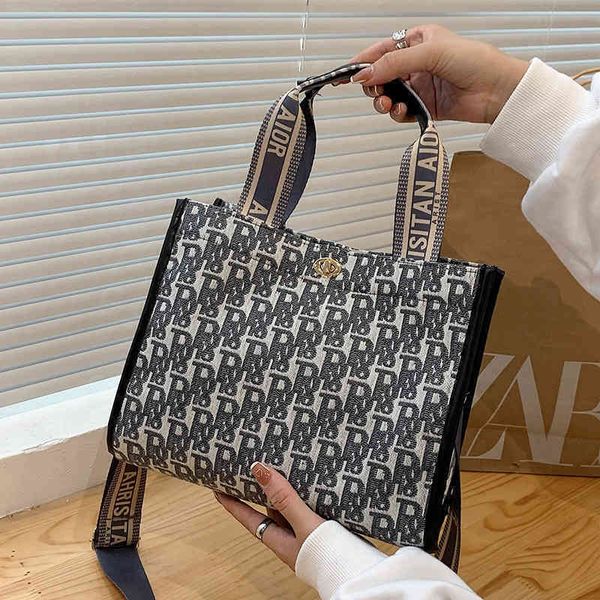 

2022 latest models handbag wholesale direct trendy autumn and winter portable letter women's red style single shoulder
