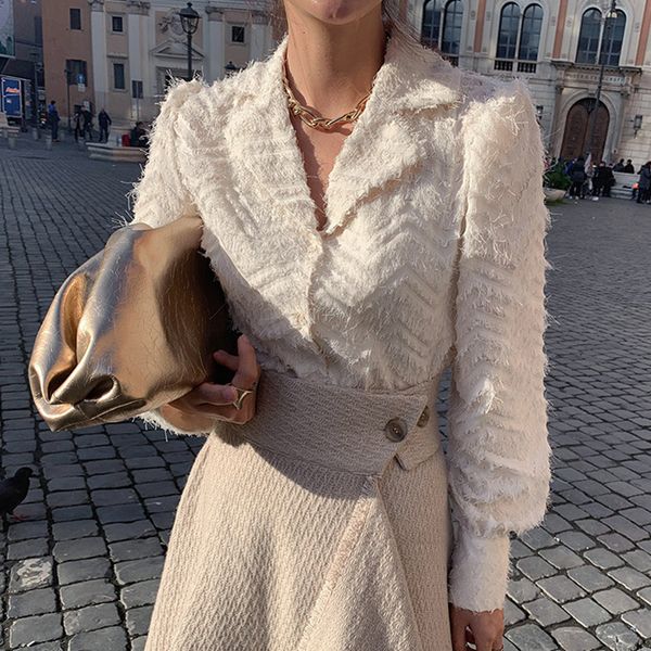 

2021 new female fashion chiffon loose solid carving net tassel blouse office lady only breasted wave shirts fall spring rk43, White