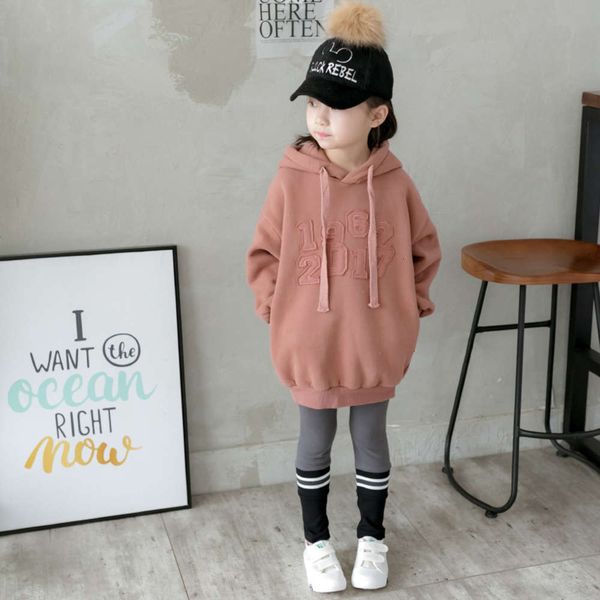 

sweater girls' autumn and winter long hooded loose primary school children's plush hoodie fashion, Black
