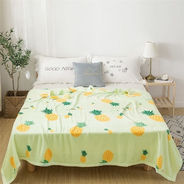 Plush Pineapple Bedspread 200x230cm - Super Soft Flannel Blanket for Sofa, Bed & Car - High Density, High Quality.