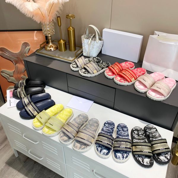 

2022 designer blooms slippers men women sandals floral printing striped slide platform slippers rubber flat non-slip classic slipper gear bo, Black