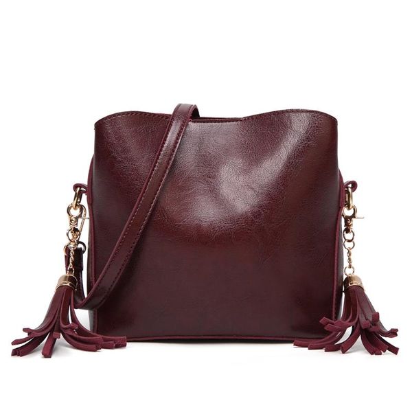 

2020 new women's shoulder bag fashion diagonal tassel bag korean version of the oil skin handbag summer