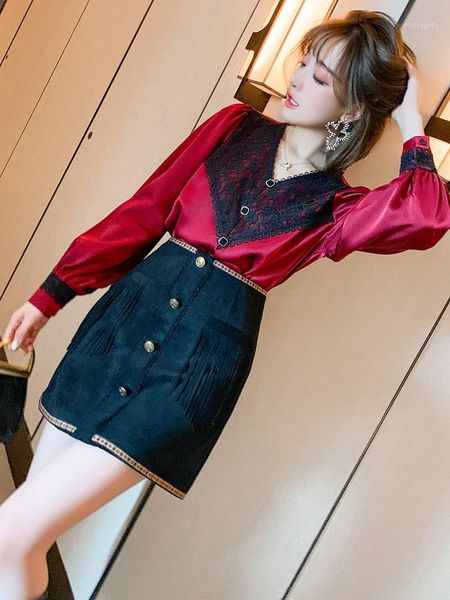 

fashion temperament v-neck lace stitching loose shirt + tassel skirt of tall waist suit the new female 2020 winter1, Gray