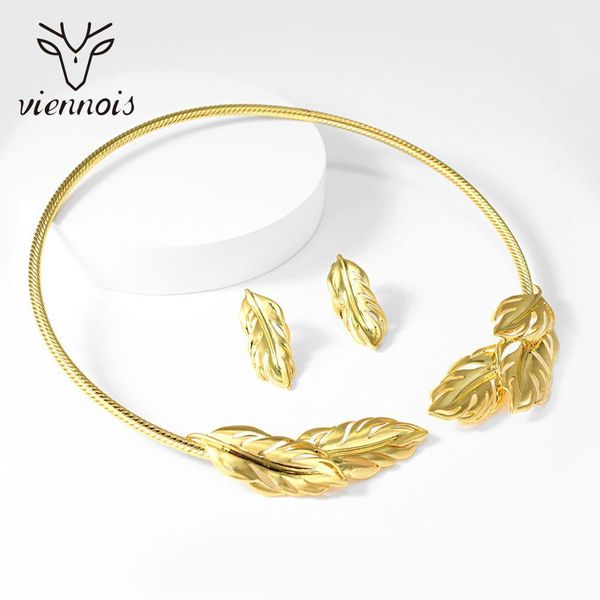 

viennois dubai necklace and earrings jewelry set for women gold plated leaf design necklace and stud earrings jewelry set 201222, Slivery;crystal