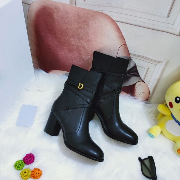 

2020 new versatile short boots with cow leather and sheepskin lining, 6-inch heel and thick leather boots, Black