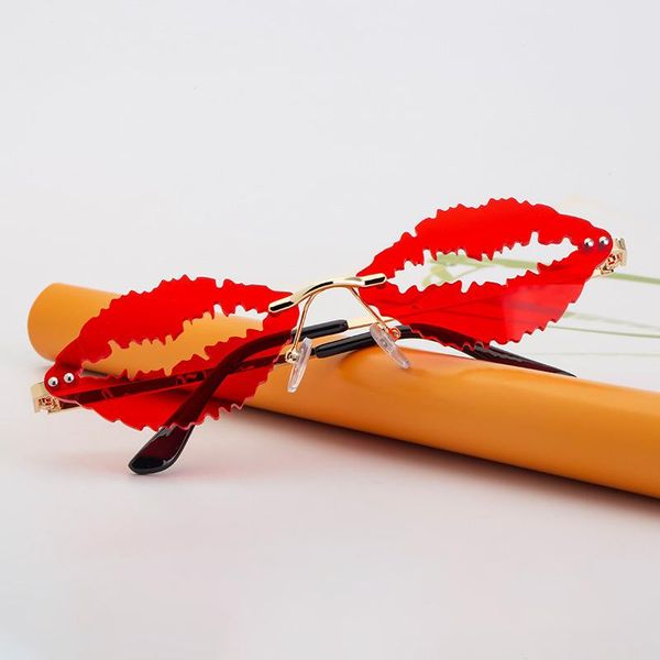 

new style personalized lips sunglasses women's frameless flame red lips sunglasses women's fashion ball funny sunglasses, White;black