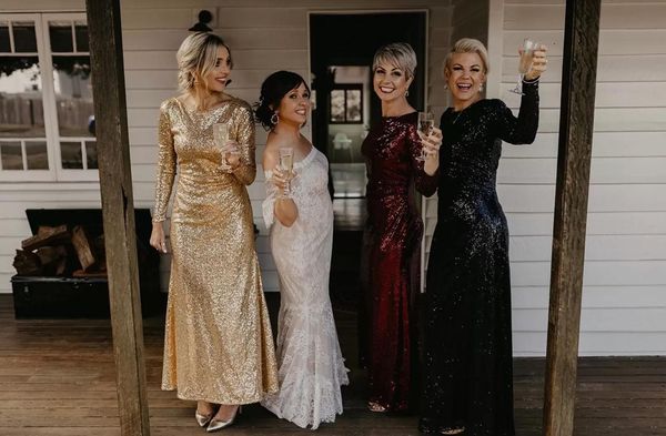 

2022 sparkly sequins bridesmaid dresses scoop neck ruched long sleeves sheath ankle length plus size maid of honor gown country wedding wear, White;pink