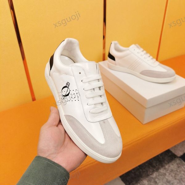

new fashion catwalk pants look at men's spring and autumn shoes flat shoes casual canvas luxury fashion sneakers embroidered shoes