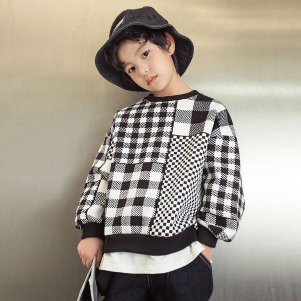

2021 boys' cuhk spring new long sve children's black and white plaid korean sweater