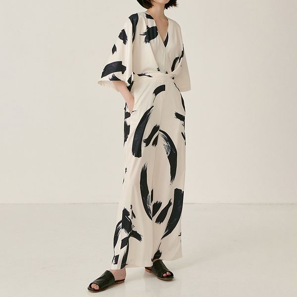 

2020 fashion new print summer women's jumpsuit v neck half sleeve tunic rompers elegant wide leg pants female c1015, Black;white