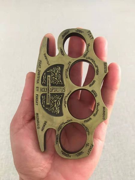 

tiger finger four finger self-defense weapons will hand in hand with the tiger finger fist buckle self-defense fighting supplies equipment49