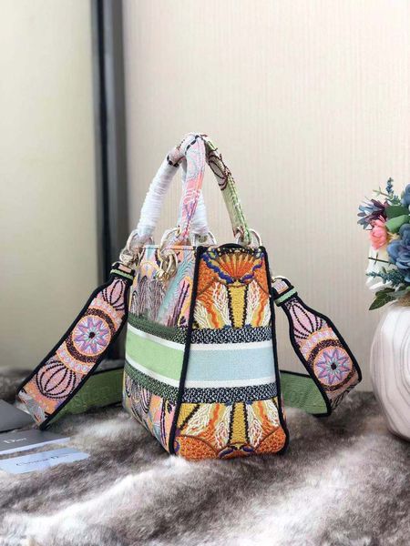 

elegance handmade bag bag fully lady totes capacityshopping shoulder embroidered large female travel d-lite double-sided retro embr esado, Red;black