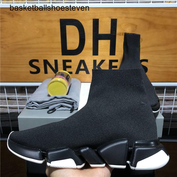 

men women luxurys designers pairs shoes socks speed 2.0 trainer triple s black s