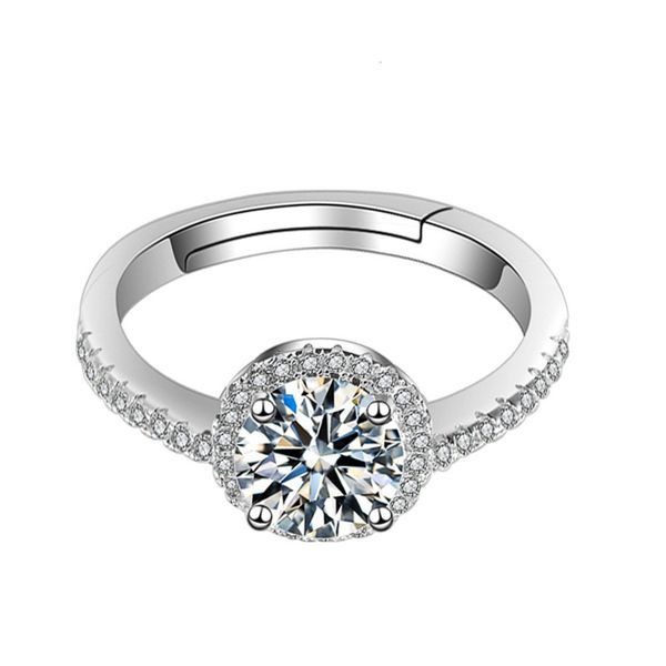 

Luxurys Designers Fashion White copper color 1 C movable simulation ring imitating Mosangshi fire color 1.25 C six claw wedding ring, Silver