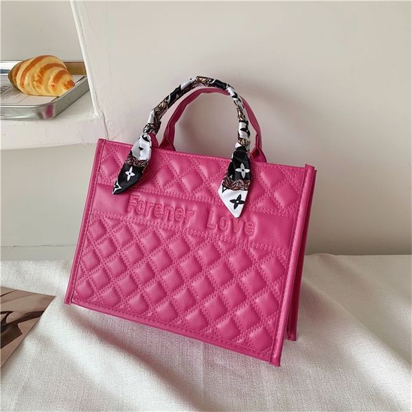 

2022 factory wholesale new indentation embroidered thread female fashion shoulder silk scarf capacity portable shopping large tot bag tgjt