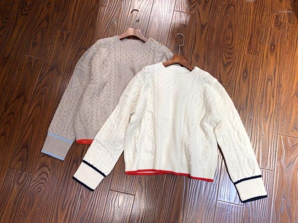 

2019 new ladies fashion long sleeve casual twisted cashmere sweater 12111, White;black