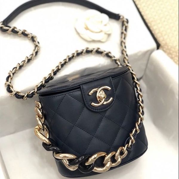 

ss0 new lady crossbody bag 7a high-end custom quality fashion style gold metal accessories with non-detachable long shoulder strap
