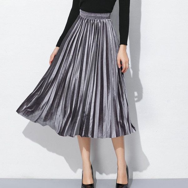 

2018 autumn and winter gold velvet skirt new wild gold velvet pleated skirt metal color long paragraph skirt female, Black