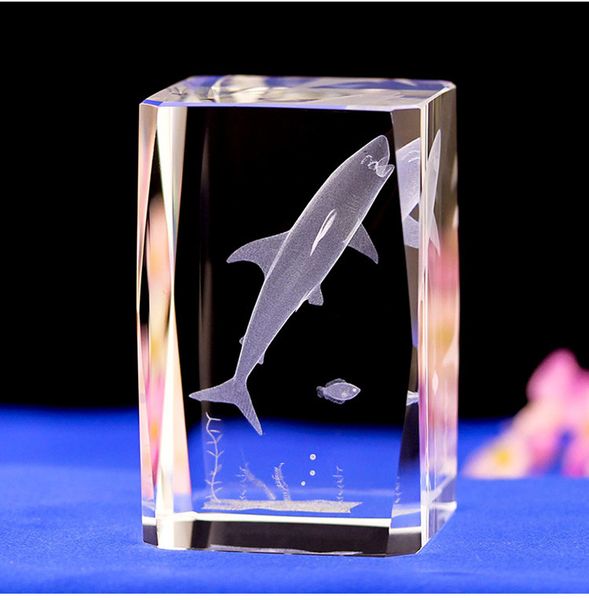 

2021 new shark laser engraved crystal night with light base amazing gifts xbqm