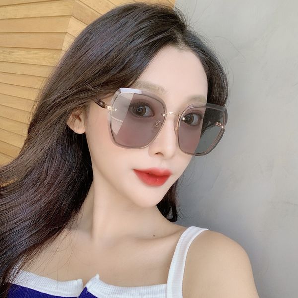 

2020 new sunglasses women's irregular trimming frameless sunglasses women's fashion net red same model 6127, White;black