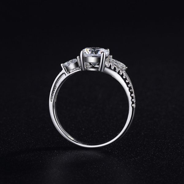 

white cz zircon rhodium-plated woman's ring, christmas present, Golden;silver
