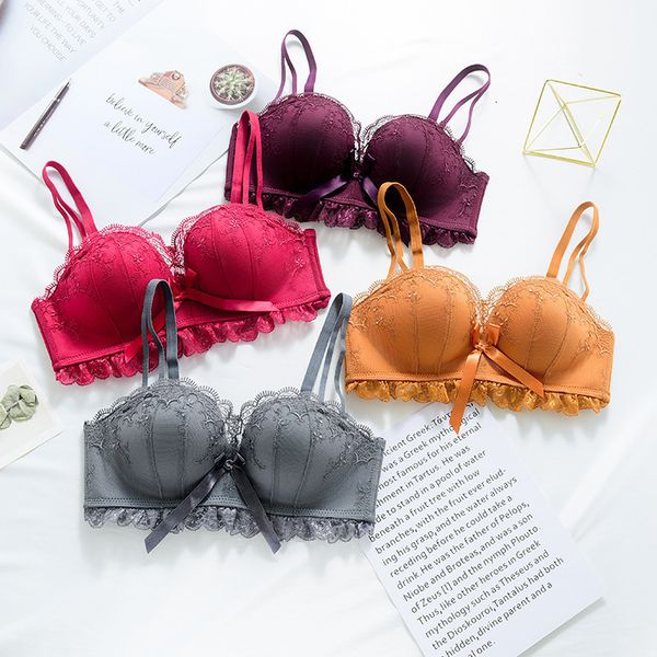 

new style rimless embroidery lace palm cup small chest comfortable women's adjustable gathered underwear bra, Red;black