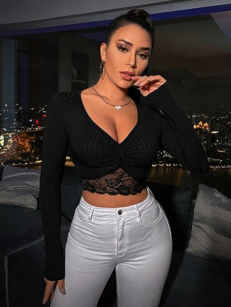 

sxy solid plunging neck contrast lace hem crop tee 77ut#, White