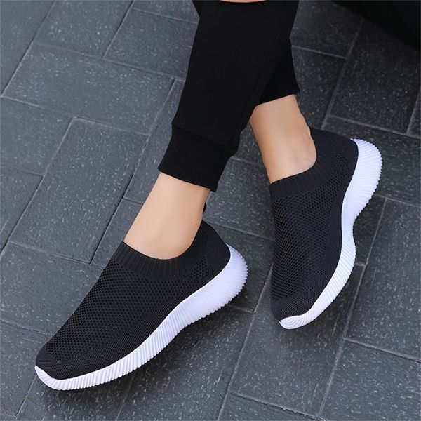 

moipheng 2020 spring women sneakers shoes flats sock sneakers women summer slip on flats shoes women plus size walking loafers lj200820, Black