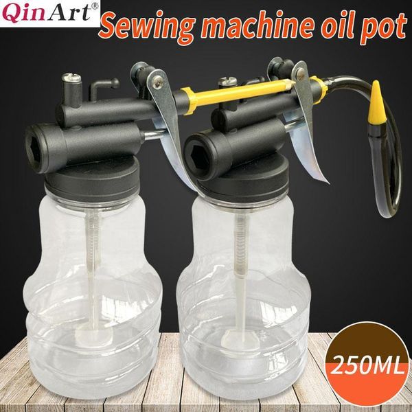

high pressure sewing machine oil pot 250ml pointed nozzle oil pot thickened and hardened empty1, Black