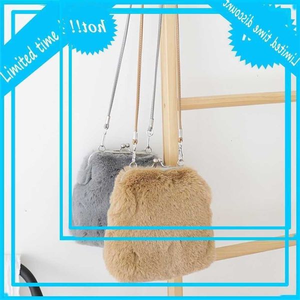 

small crowd design sweet clip autumn and winter new versatile messenger fashion cute plush shoulder bag
