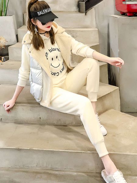 

wanghong 2020 new suit women's sports leisure autumn and winter fashion plush thickened vest sweater three piece set, Gray