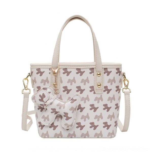 

ch2s9 korean one winter q shoulder package commuter package women 2020 new autumn handbag simple versatile and shoulder messenger commuter b