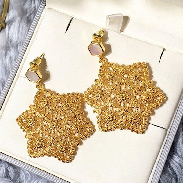 

japan korea popular earrings 2020 new wholesale woman earrings retro exaggerated golden flower shell pendant stainless steel, Golden;silver