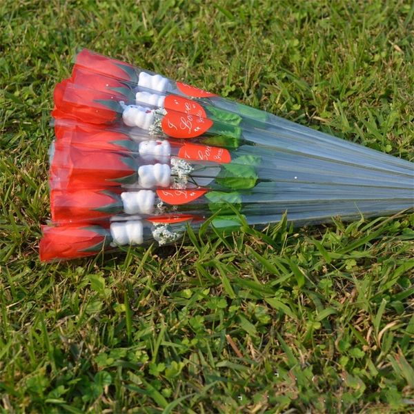 San Valentino Rose rosse Amore a forma di cuore Adesivo Singolo fiore di seta Simpatici orsi bianchi Decorazione Fiori artificiali Nuovo arrivo 0 48tn G2