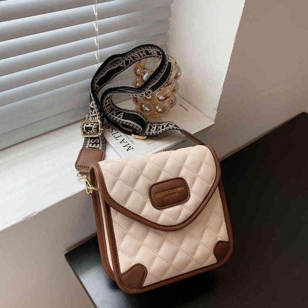 

2022 factory wholesale popular women's new fashion versatile wide shoulder belt messenger autumn lingge contrast color small square bag