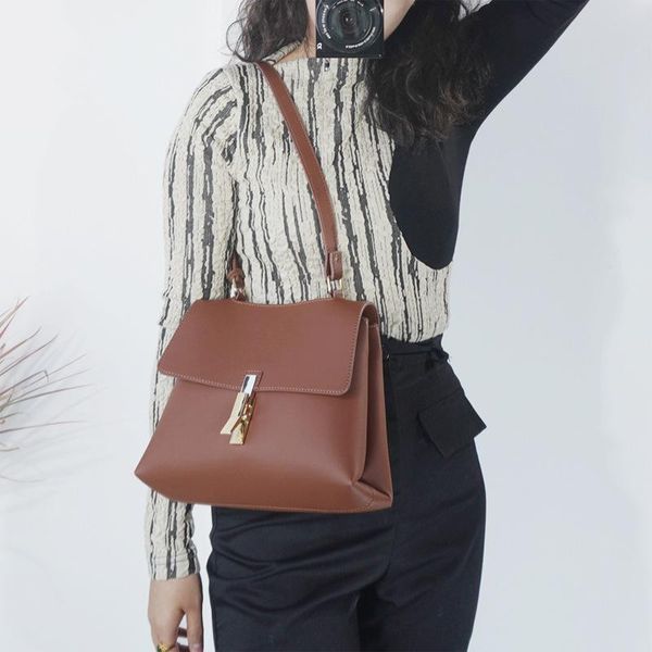 

korean style spring and summer new simple soft shoulder bag women's shoulder lock large capacity pu tote bag