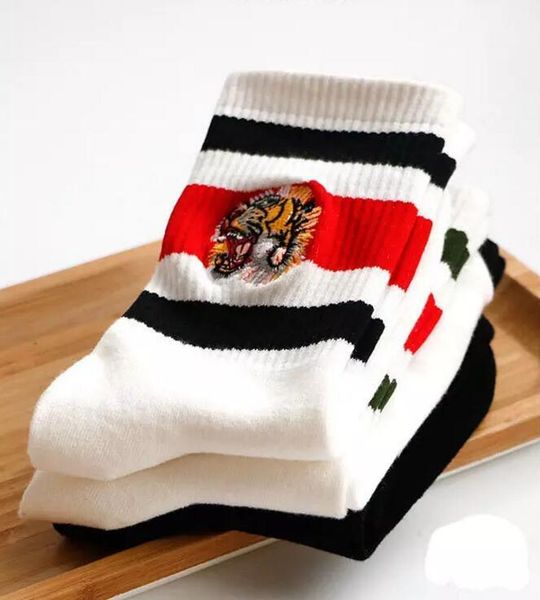 

1pair=2pcs cotton sports socks men tiger patter knitted famous style mens funny socks white black grey winter mens socks