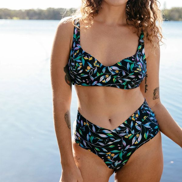 

2021 new printed bikini high waist split swimsuit, White;black