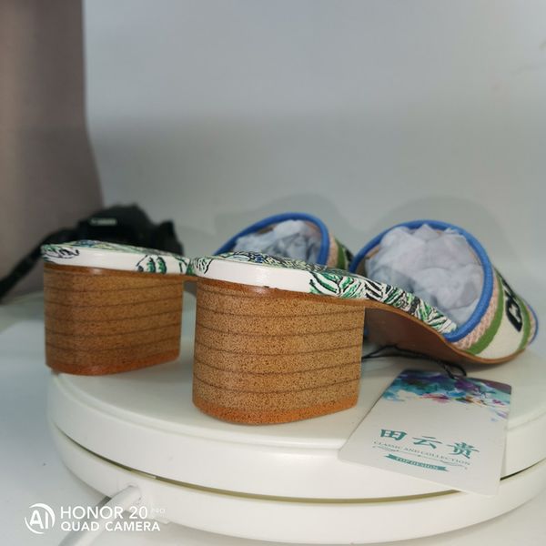 

2020 luxury design 2019 ladies sandals multiple designs size 35--42 ddd slippers women's slides women platform shoes y200706, Black