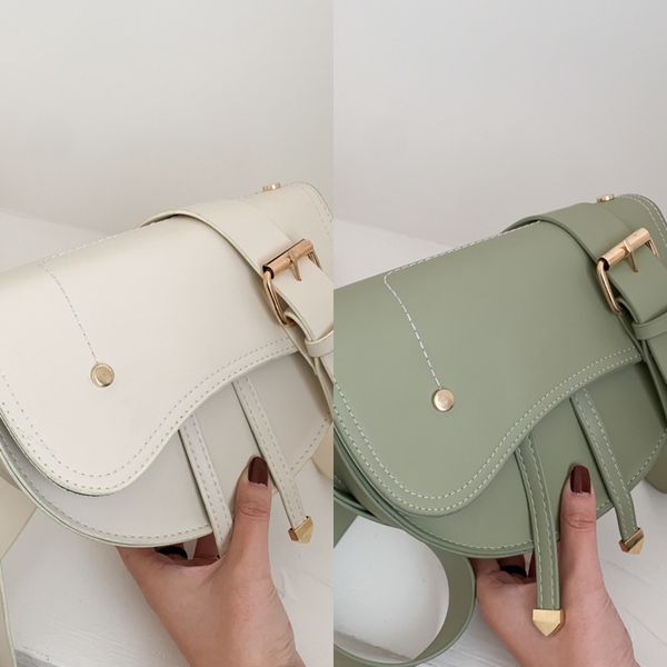 

чистые красные маленькие женщины 2020 модных плечевой ремня седла новой моды корейской версии универсального перекладина мешок широкий плече