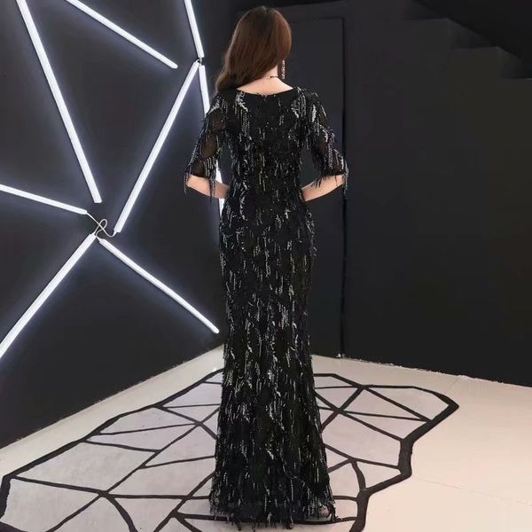 

2021 new mid-sleeve black paetese clothes night feast dressed as a goat to ground vk1e evening, Black;red