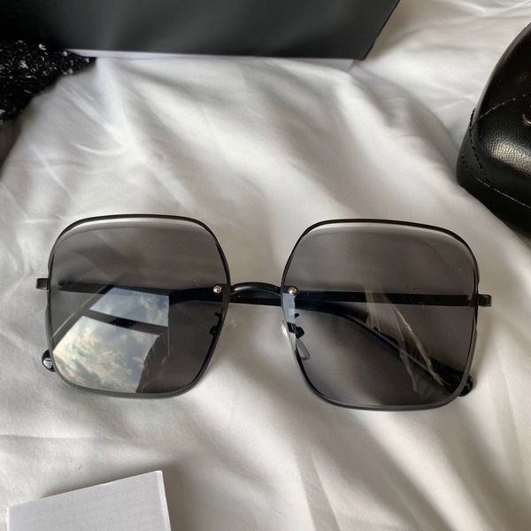 

designer sunglasses fashion ladies sunglass for woman 2022 classic glasses luxury anti-ultraviolet polarized uv400 glass with boxed gifts gl, White;black
