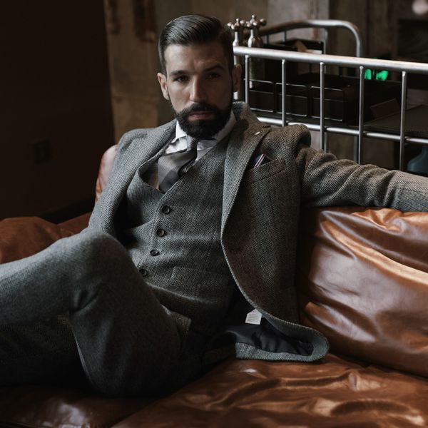 

dark grey wool wedding tuxedos wool herringbone tweed slim fit men's suits (jacket +vest +pants ) farm prom groom business attire plus, Black;gray