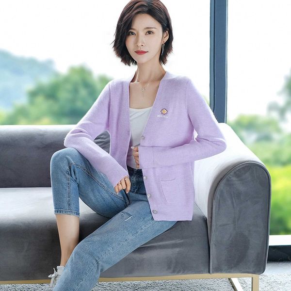 

korean fresh daisy coat embroidery embroidery short women's cardigan 2020 autumn v-neck single breasted pocket knit coat nnjqv, White;black