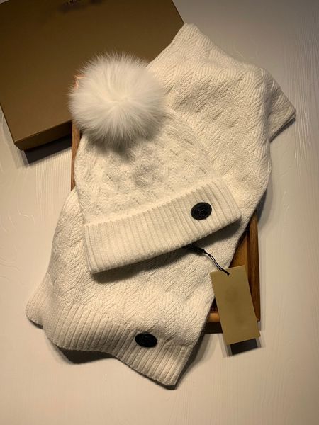 Set sciarpe + berretti CALDI, sciarpa per cappelli di lana lavorata a maglia economica, cappelli invernali lavorati a maglia di nuovo design, set di sciarpe con berretto di lana calda con il bulbo pilifero di volpe
