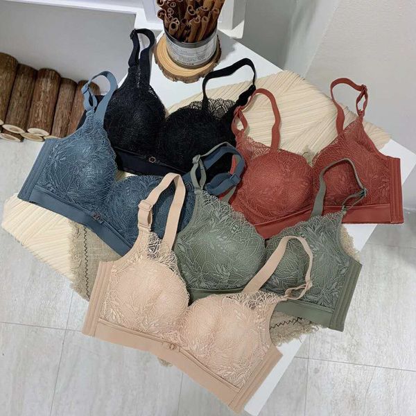 

new high-end magnetic non steel ring lace underwear women's gathering and collecting accessory breast anti sagging bra suit, Red;black