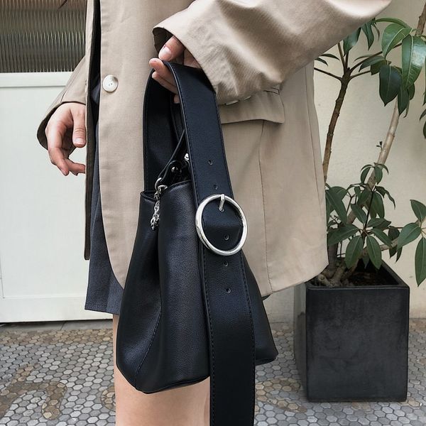 

vintage wide strap women shoulde bags designer handbags luxury pu leather chain crossbody bag casual buckets bag large purse sac c1016