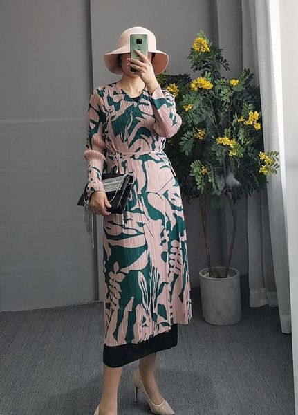 

issey pleated strap windbreaker print long sleeves trench, Tan;black