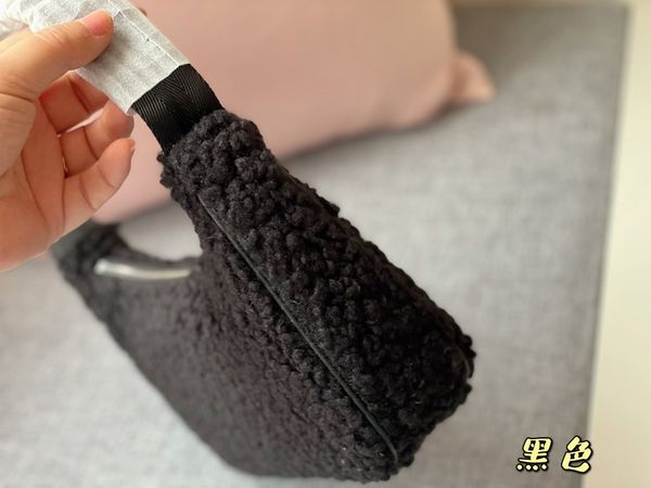 

pra luxury design shoulder bag women's handheld armpit bag fashion tote